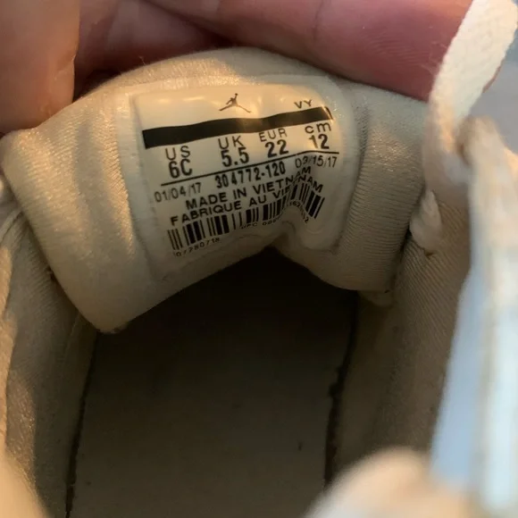 はい　 Kids Air Jordan 7 Retro 'Pure Money' Size: 6c
